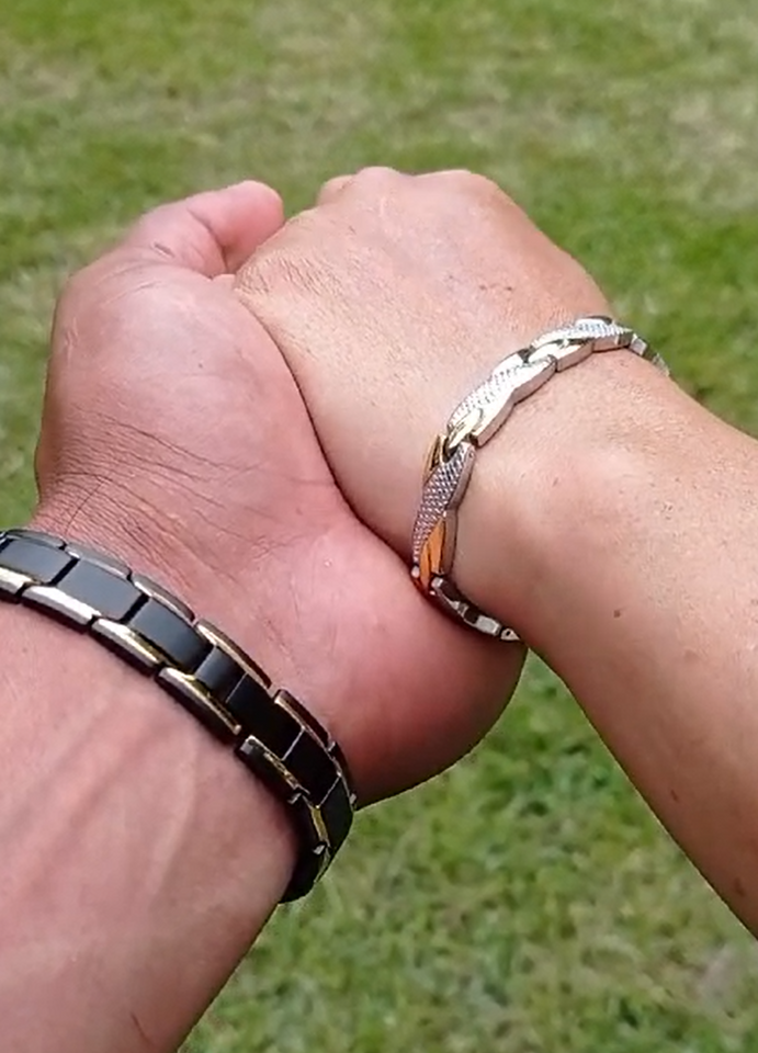 Pulseras Biomagnética Saludable  para El y Ella!